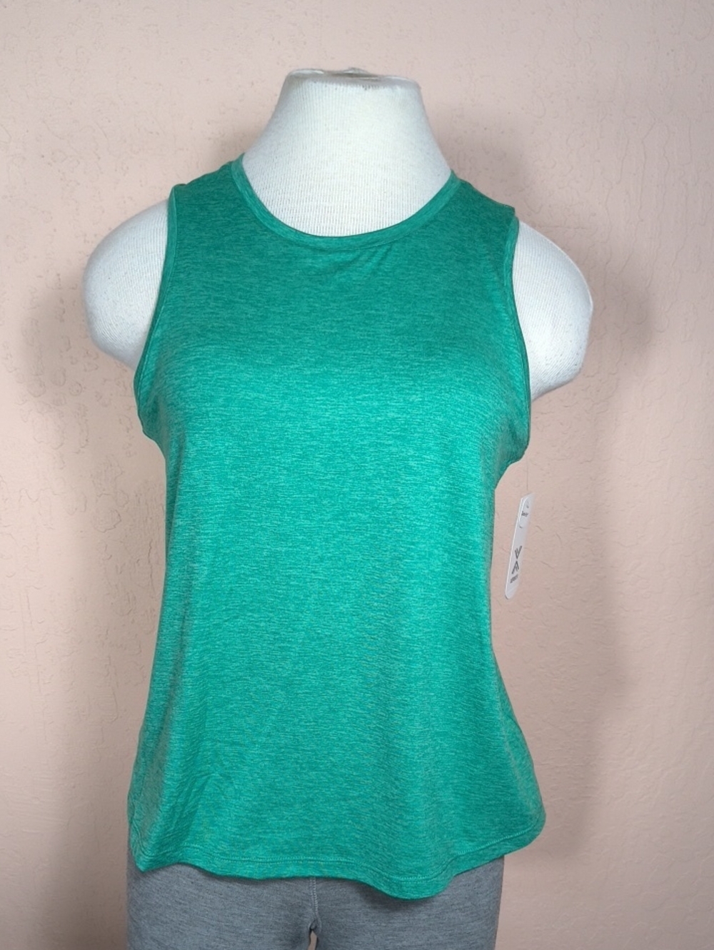 Xersion Shelf Bra Green Sleeveless Tank   NWT